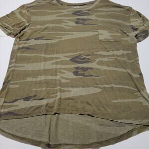 Zoe Liv Shirt Womens Size Large Green Camo Front Pocket Short Sleeve Comfort Tee